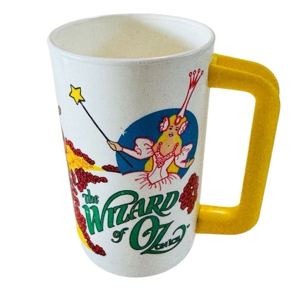 The Wizard of Oz ON ICE Vintage 5.5" Plastic Whirley Mug Cup 22 Oz.